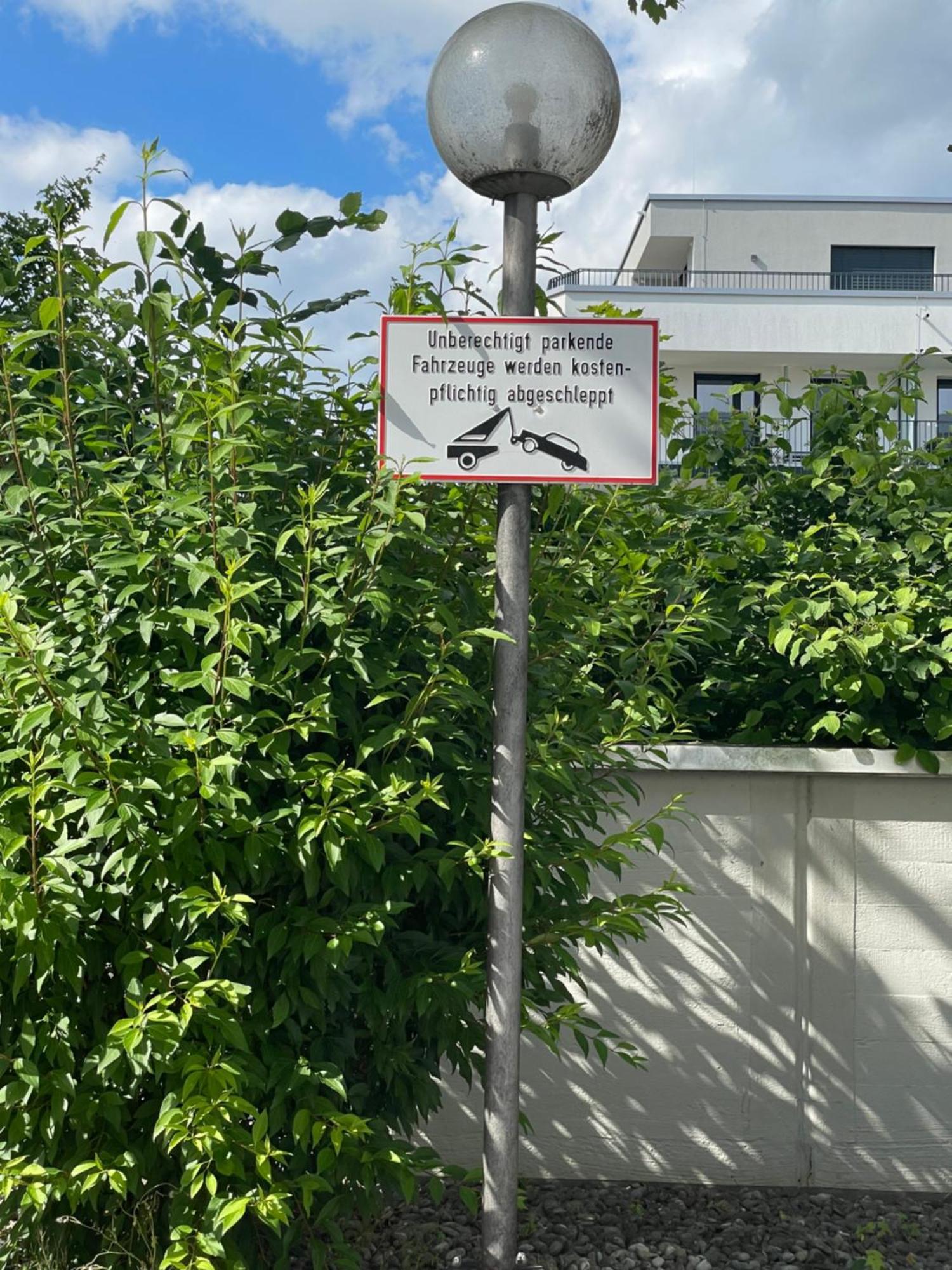 Sonniges City-Apartment Mit Suedbalkon Und Parklatz Neusass Bagian luar foto