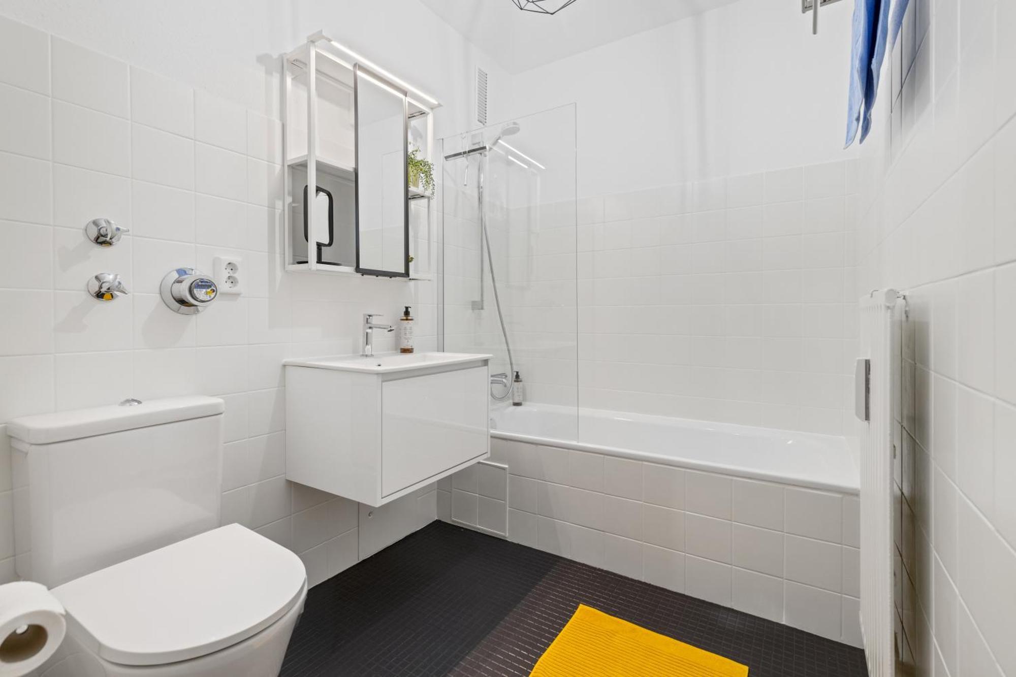 Sonniges City-Apartment Mit Suedbalkon Und Parklatz Neusass Bagian luar foto