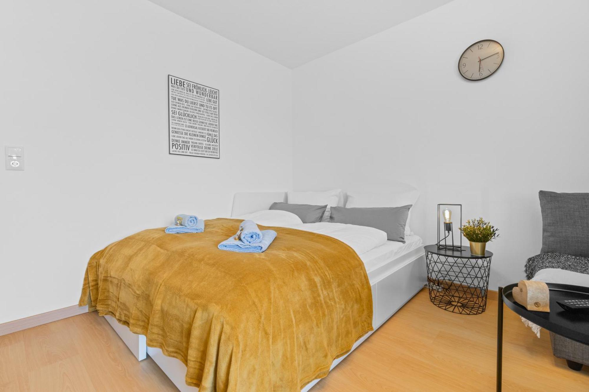Sonniges City-Apartment Mit Suedbalkon Und Parklatz Neusass Bagian luar foto