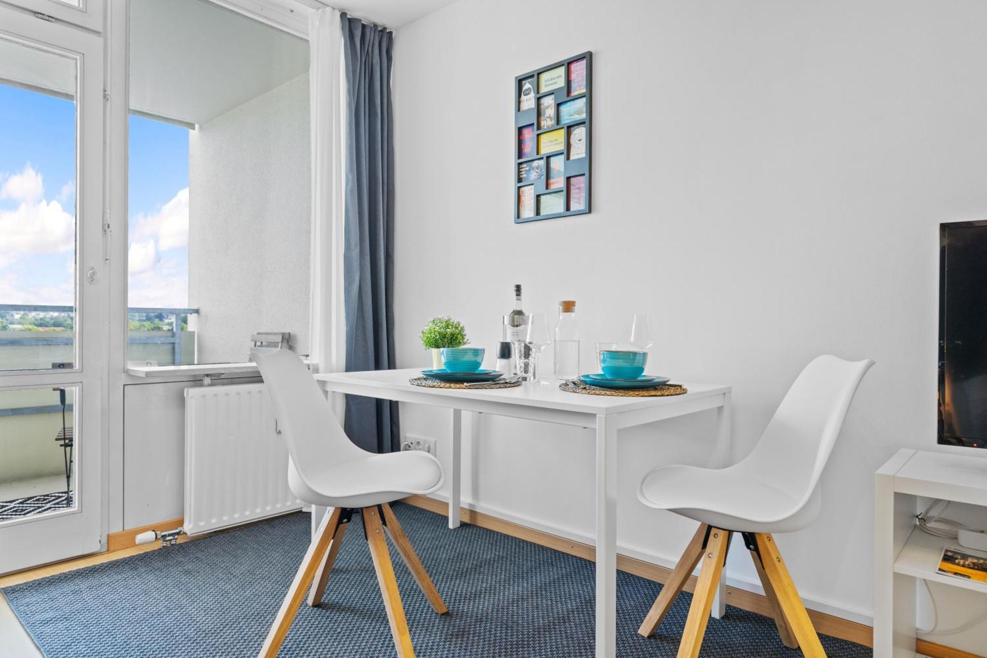 Sonniges City-Apartment Mit Suedbalkon Und Parklatz Neusass Bagian luar foto