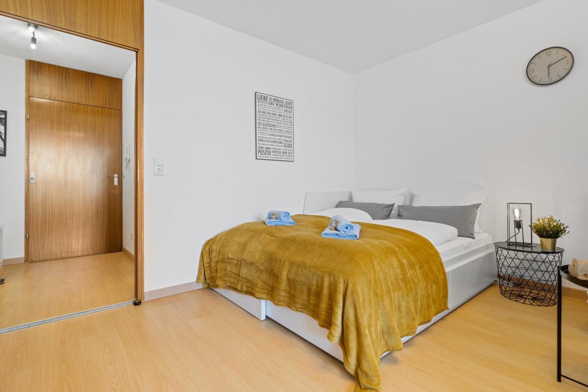 Sonniges City-Apartment Mit Suedbalkon Und Parklatz Neusass Bagian luar foto