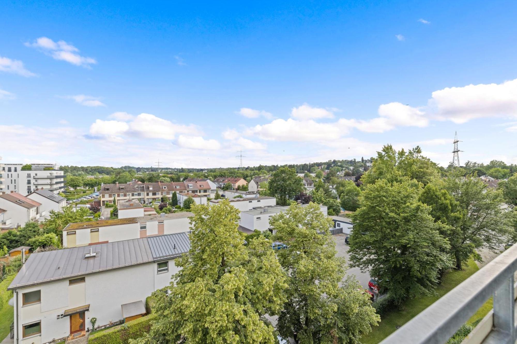 Sonniges City-Apartment Mit Suedbalkon Und Parklatz Neusass Bagian luar foto