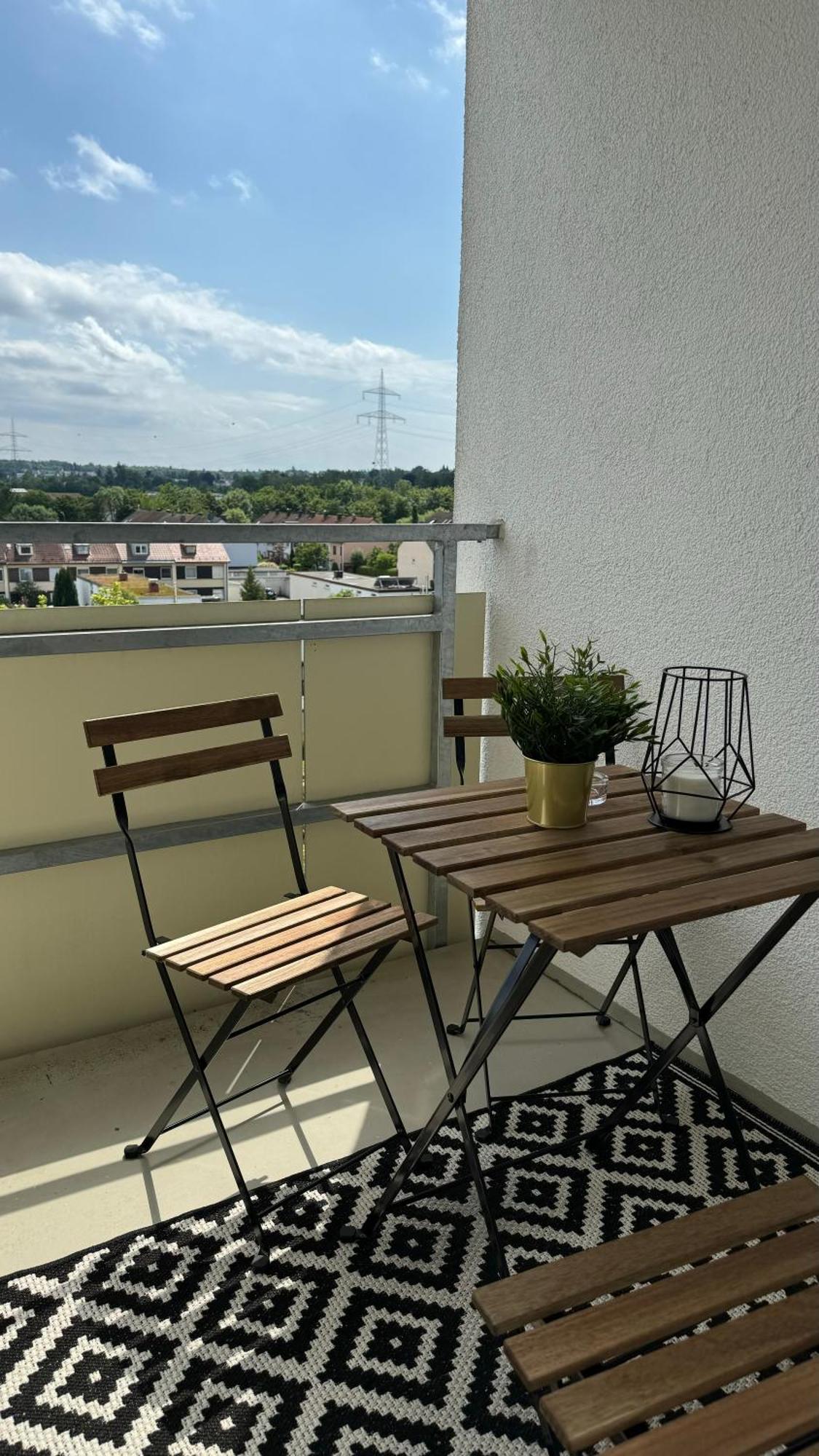 Sonniges City-Apartment Mit Suedbalkon Und Parklatz Neusass Bagian luar foto